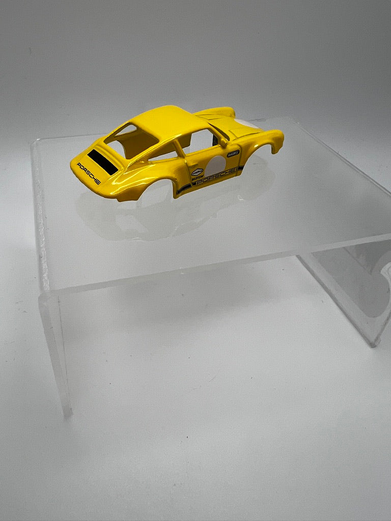 Hot Wheels 2022 Racing Circuit '71 Porsche 911 (Body only)