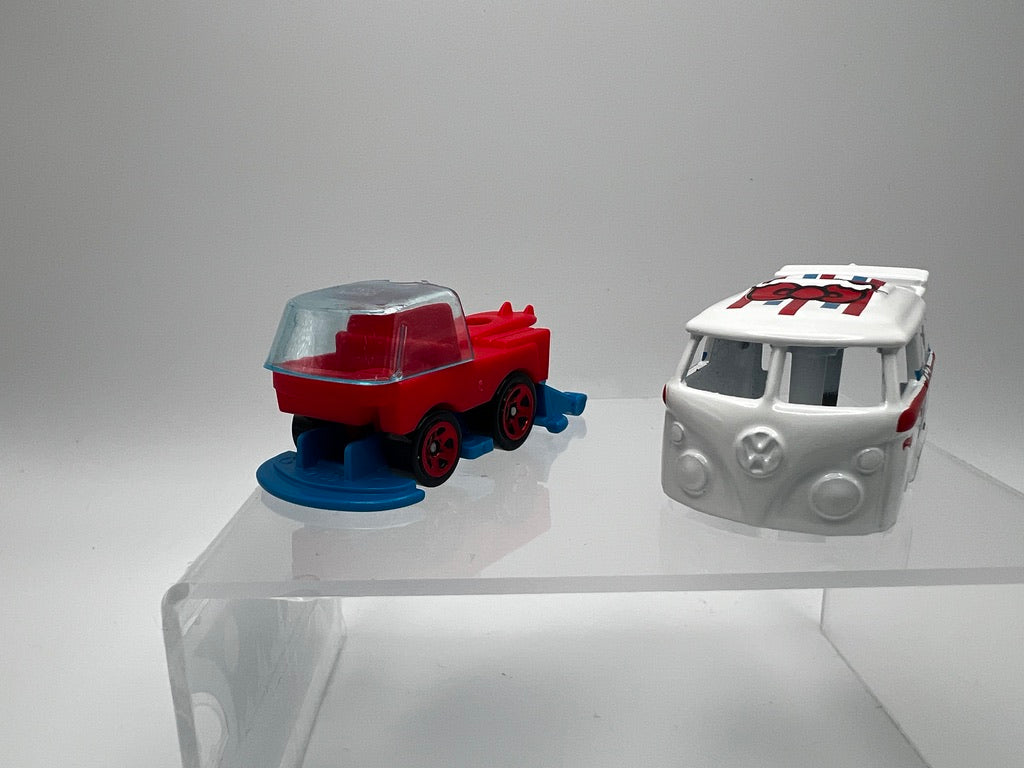 Hot Wheels 2021 Screen Time - Hello Kitty (white) UNSPUN