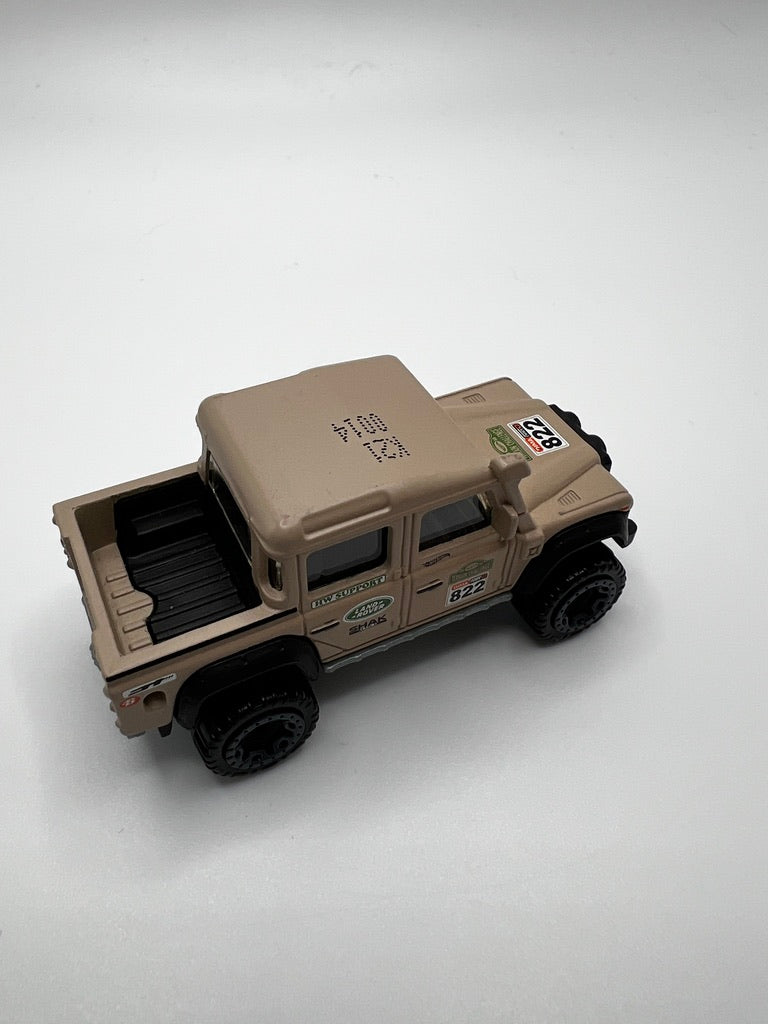 Hot Wheels '15 Land Rover Defender Double Cab FEP