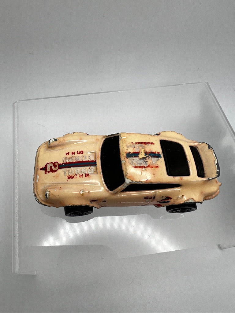 Hot Wheels 1974 Color Racers Porsche Turbo 911 (worn condition)