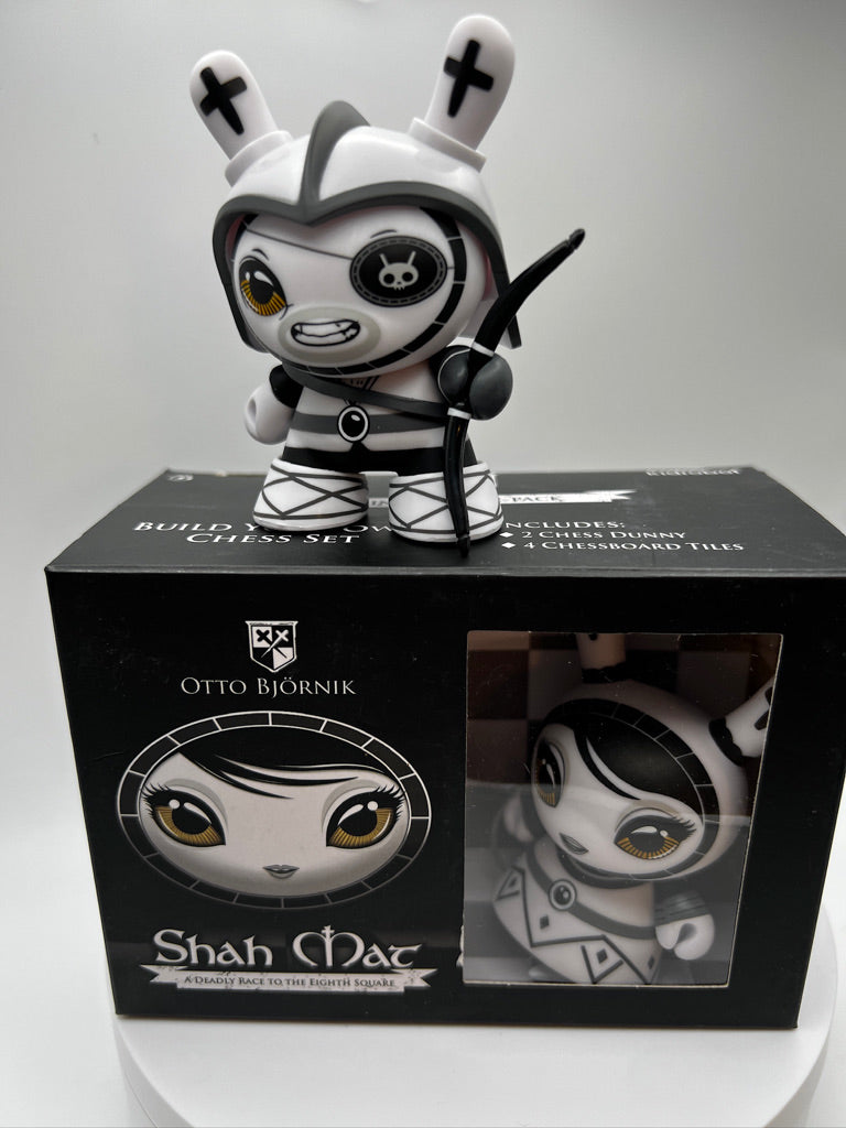 Kidrobot Shah Mat Dunny Chess series by Otto Bjornik