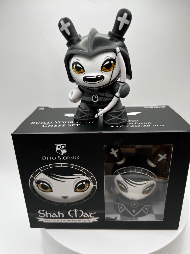 Kidrobot Shah Mat Dunny Chess series by Otto Bjornik