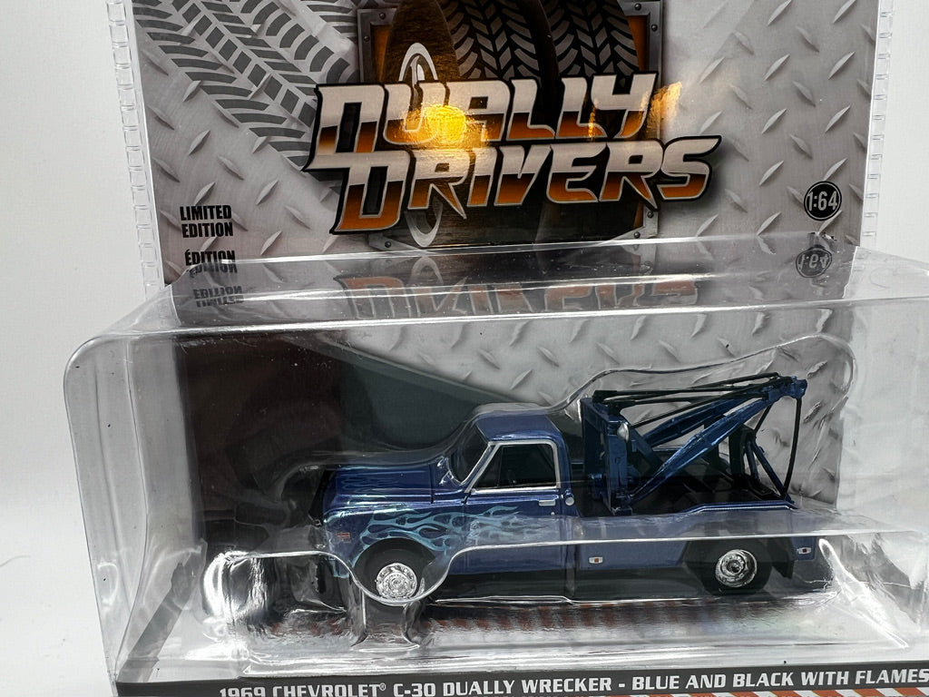 Greenlight Dually Drivers - Chevrolet C-30 Dually Wrecker 1969 (bleu et noir avec flammes)