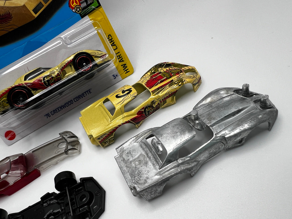 Hot Wheels HW Art Cars '76 Greenwood Corvette avec moulage en usine non filé et RAW