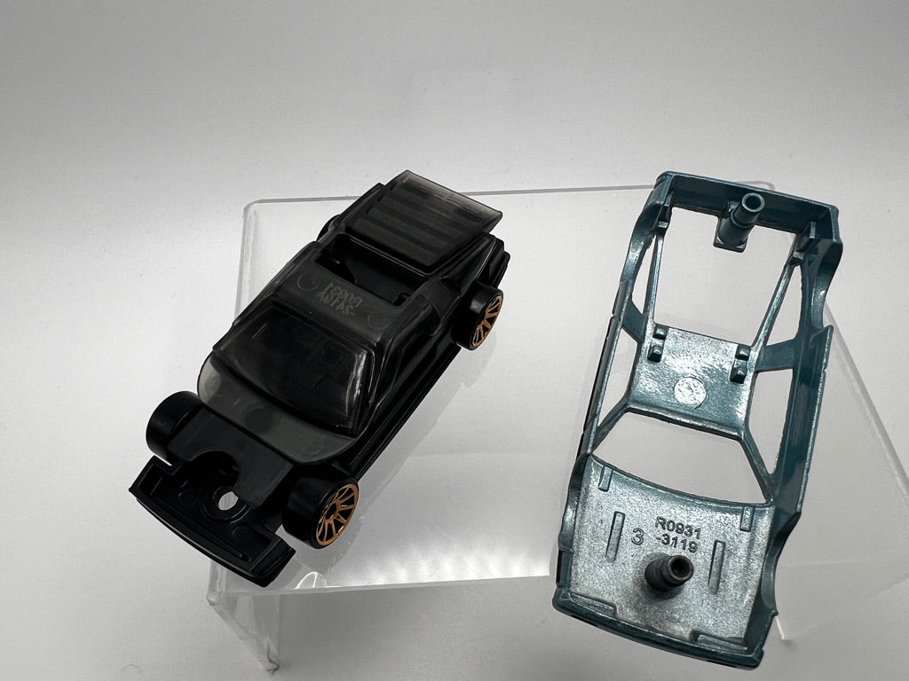 Hot Wheels The 80's - DMC Delorean (light blue) UNSPUN