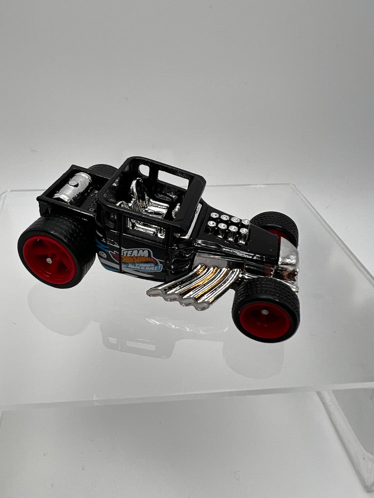 Hot Wheels Dream Garage Bone Shaker (Black w/factory spun real riders)