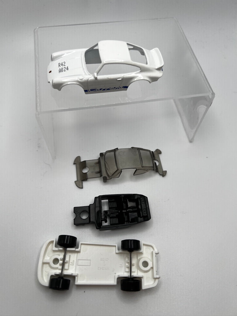 Hot Wheels 2023 Retro Racers - Porsche 911 Carrera RS 2.7 (FEP Unspun)