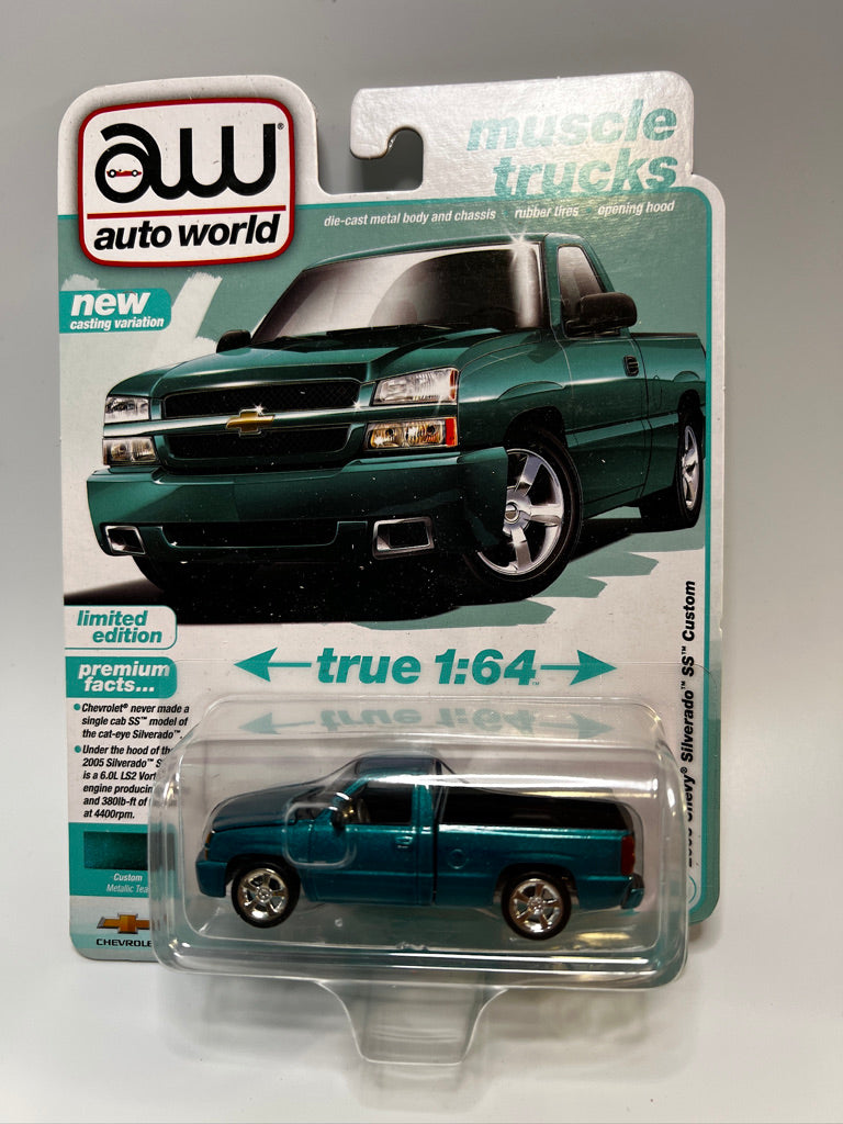 Auto World Muscle Trucks - 2005 Chevy SIlverado SS Custom (Metallic Teal)
