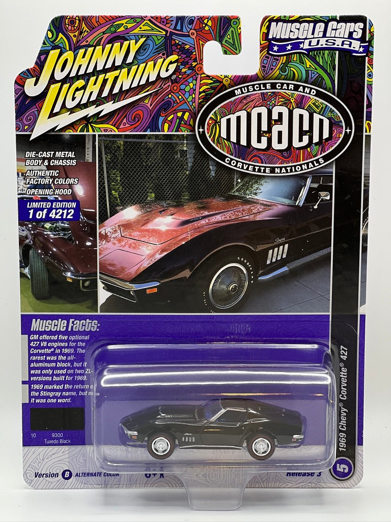 Johnny Lightning Muscle Cars USA - MCACN #5/6 - 1969 Chevy Corvette 427 (Tuxedo Noir)