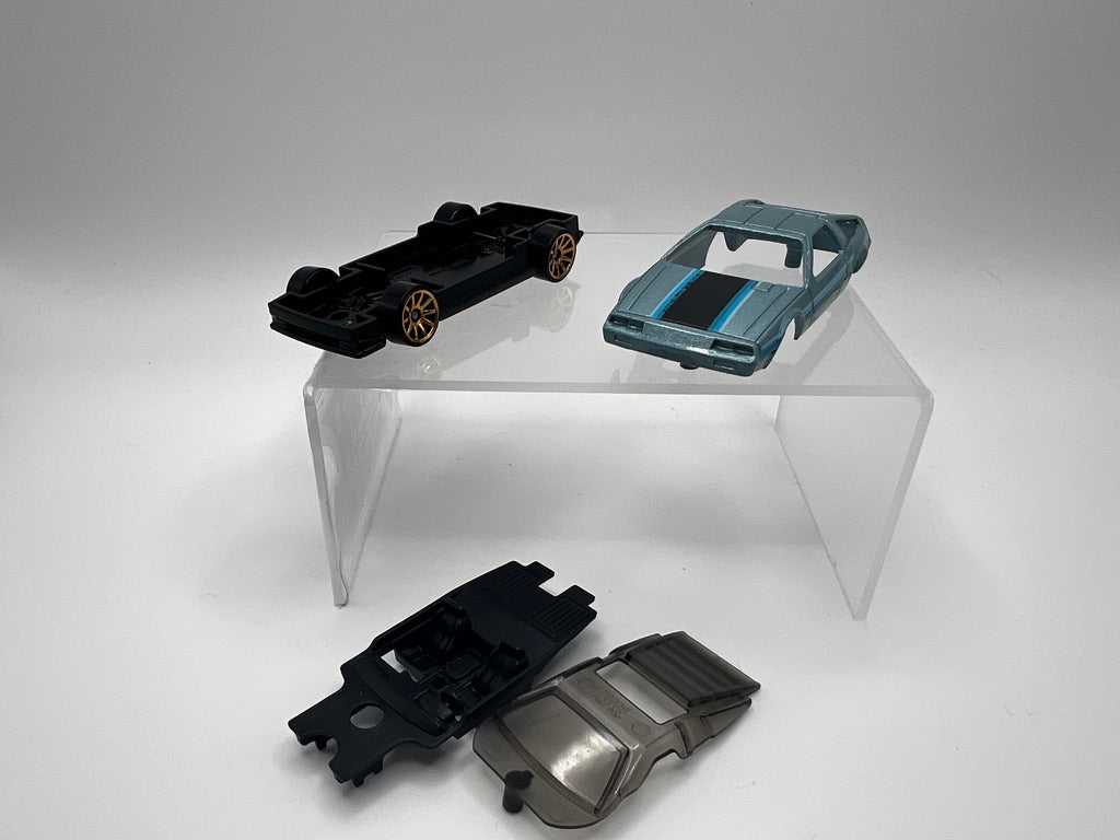 Hot Wheels The 80's - DMC Delorean (light blue) UNSPUN