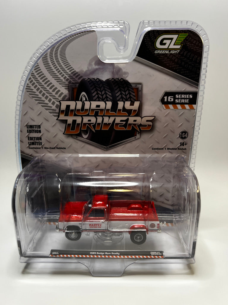 Greenlight Dually Drivers - Chevrolet C-30 Dually Wrecker 1969 (bleu et noir avec flammes)