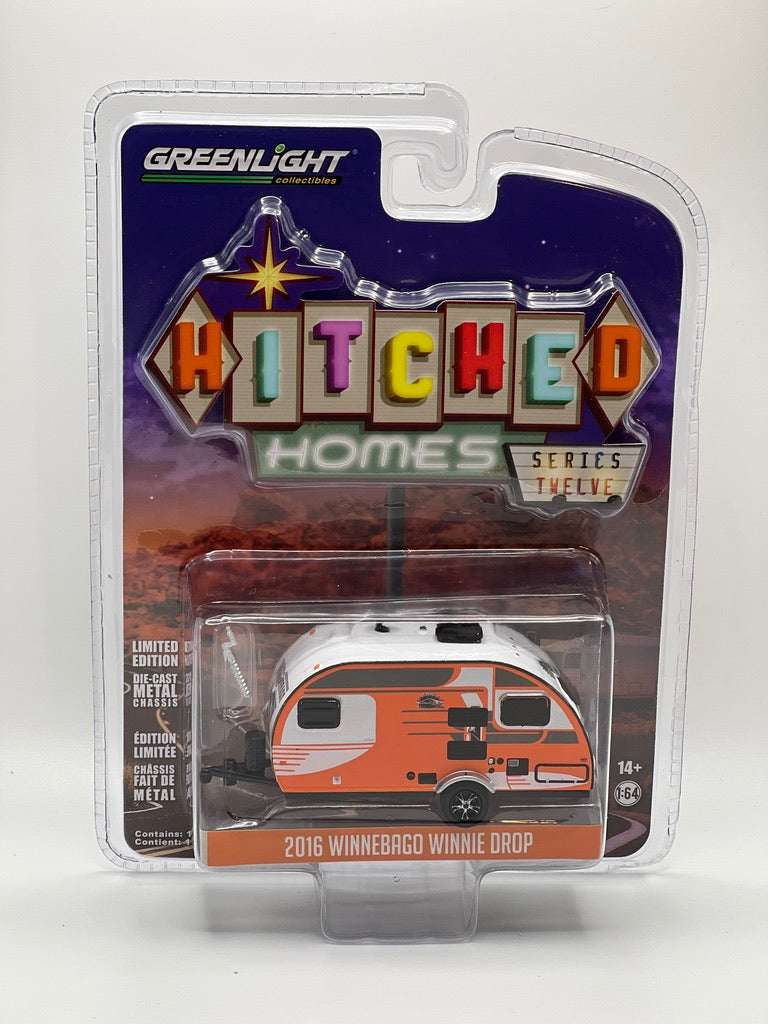 Greenlight Hitched Homes - 1961 Airstream 16' Bambi avec forêt murale