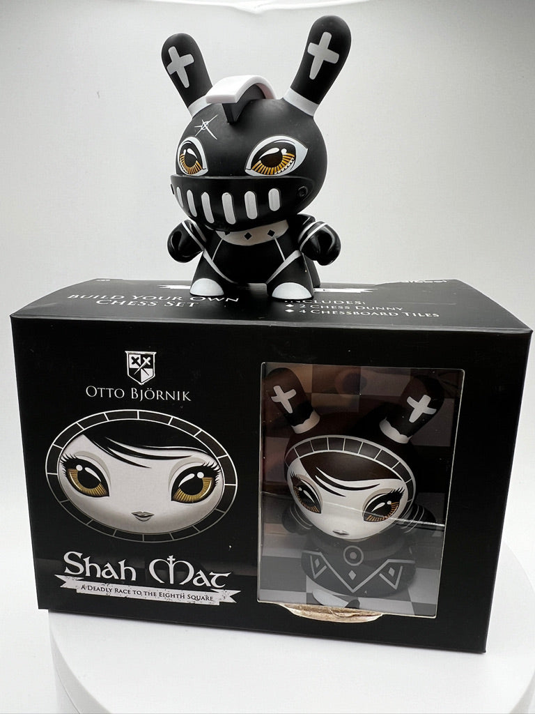 Kidrobot Shah Mat Dunny Chess series by Otto Bjornik