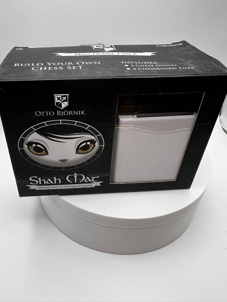 Kidrobot Shah Mat Dunny Chess series by Otto Bjornik