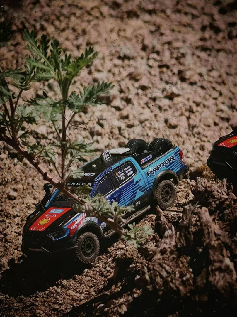 (PREORDER) MK Miniatures Ford Ranger Raptor 2024 Baja racing (Blue w/lgraphics)