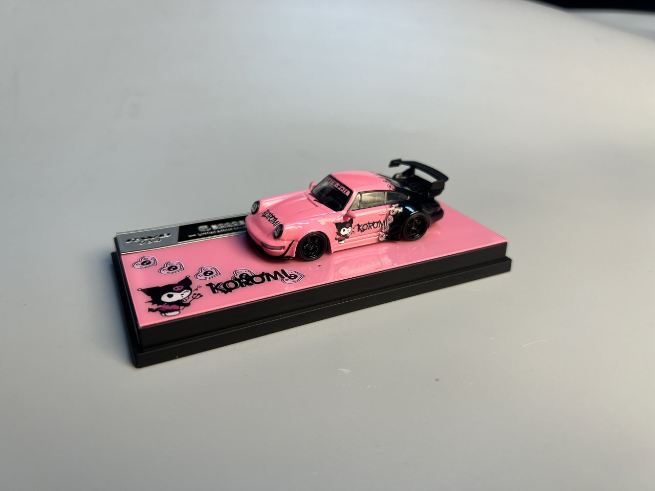 (PREORDER) DEcode Porsche RWB993 or RWB964 Wide-Body Modified (Kuromi Pink/Black)