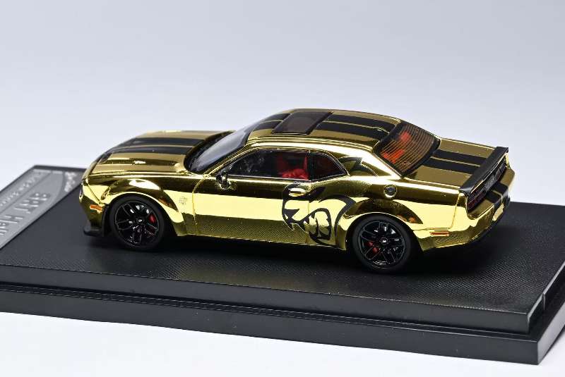 (PREORDER) Stance Hunters Dodge Challenger SRT Hellcat (Gold)
