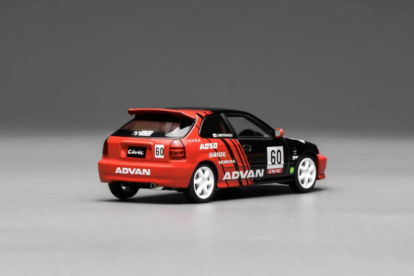 (PREORDER) Motorhelix Honda Civic TYPE R (EK9) (Advan Livery)