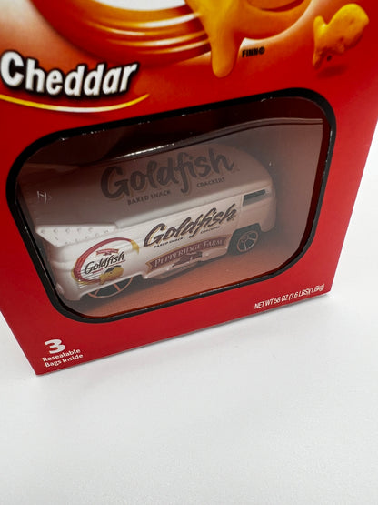 Underground Designs - Customized Goldfish Volkswagen Drag Bus & Box