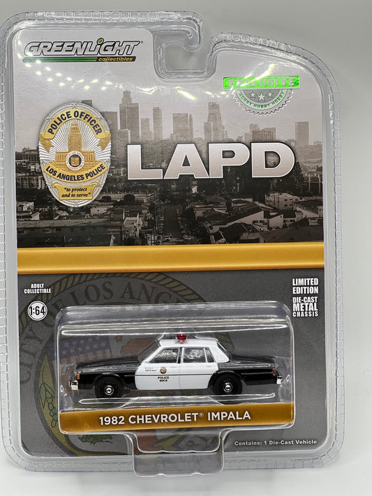 Greenlight Hobby Shop Exclusive - LAPD - 1982 Chevrolet Impala (Black/White)