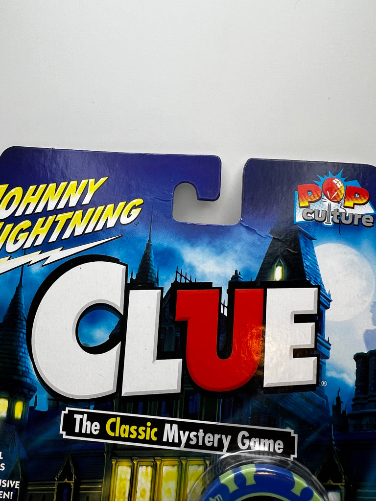 Johnny Lightning Pop Culture « Clue » 1980 Toyota Land Cruiser Violet Métallisé « Modern Clue Professor Plum » avec jeton de collection de jetons de poker