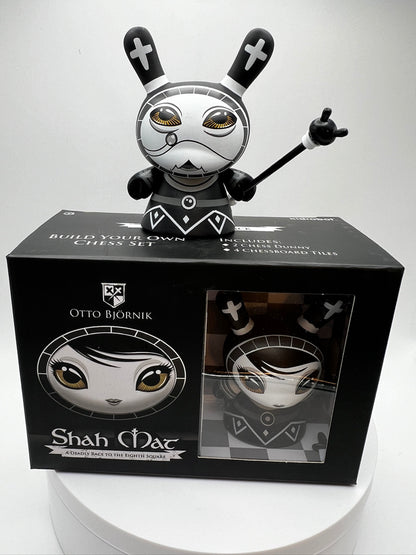 Kidrobot Shah Mat Dunny Chess series by Otto Bjornik