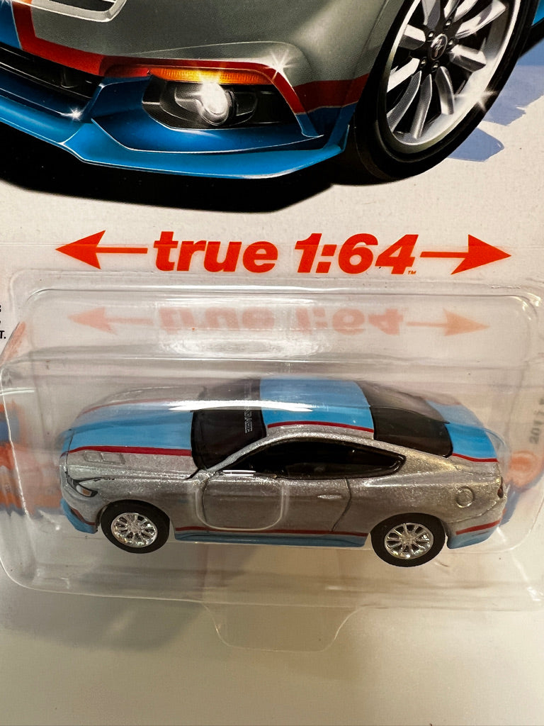Auto World Modern Muscle - 2016 Ford Mustang GT King Premier Edition (Ingot Silver/Petty Blue)