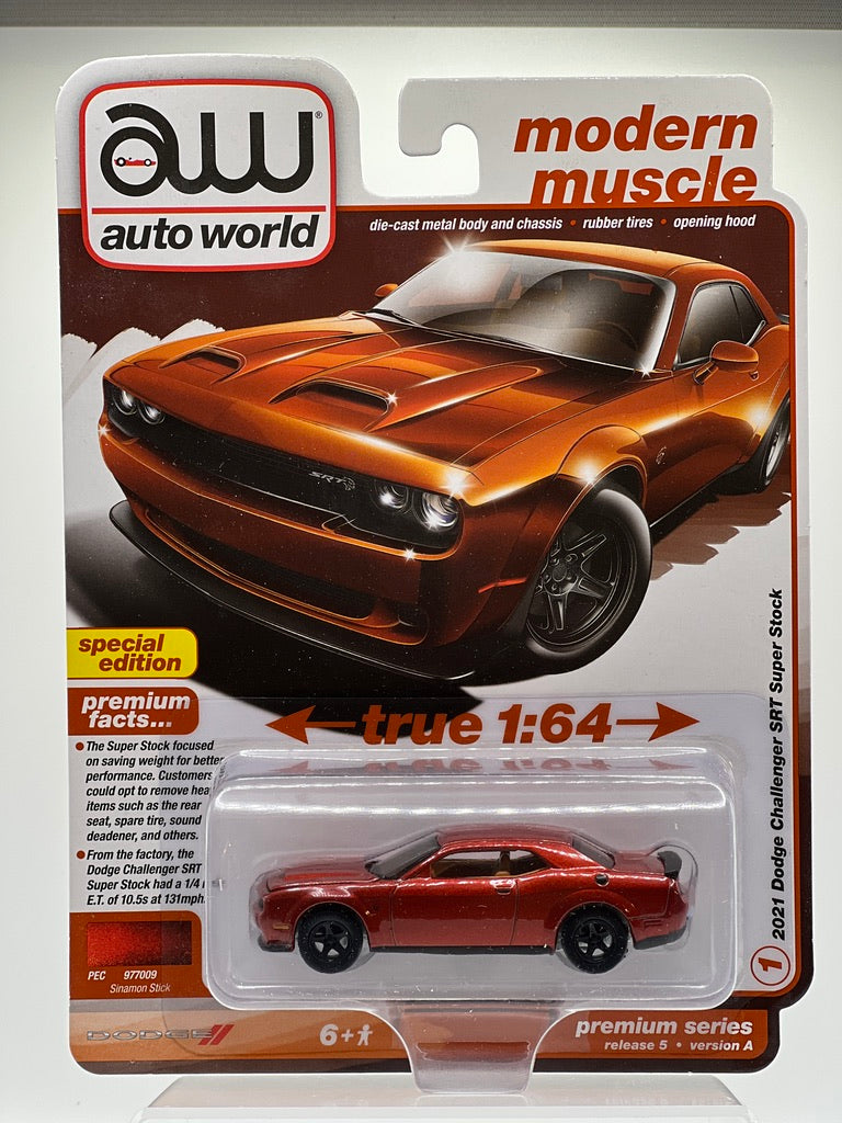 Auto World Modern Muscle - 2021 Dodge Challenger SRT Super Stock (Sinamon Stick)