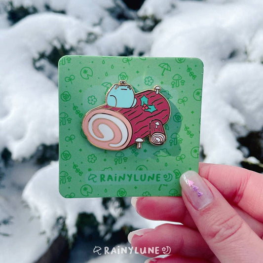Rainylune Collectible Pin - Yule Log Frog Pin