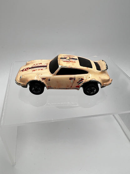 Hot Wheels 1974 Color Racers Porsche Turbo 911 (worn condition)