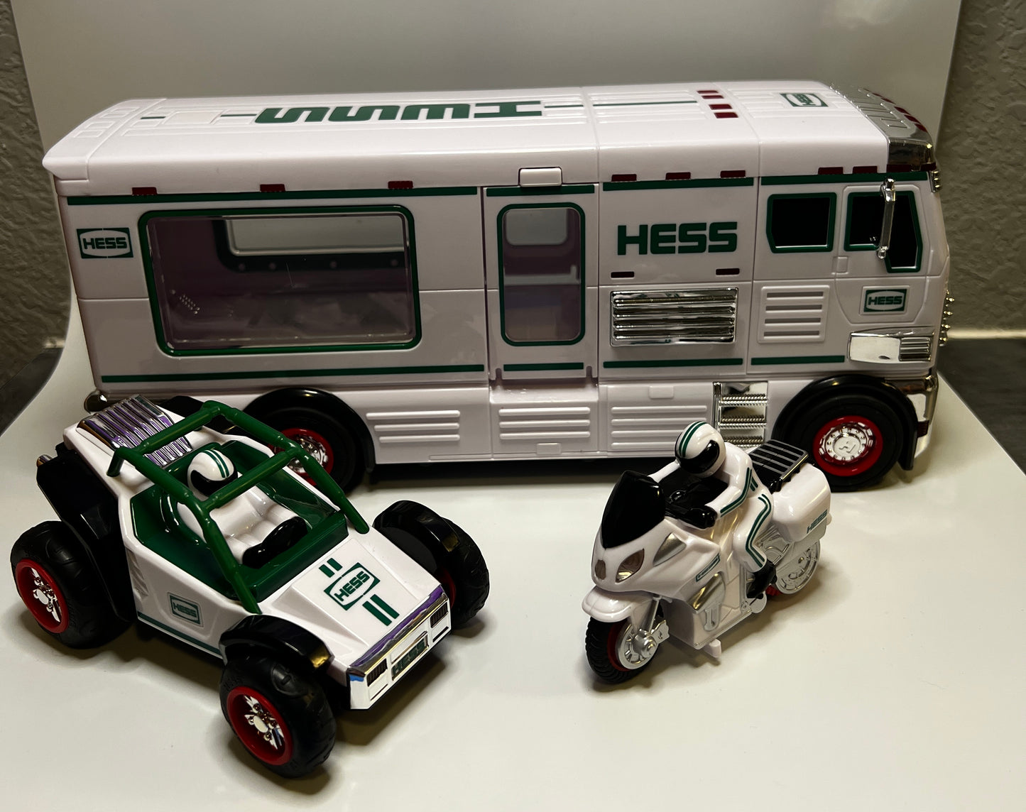 HESS 2018 RV with ATV & Motorbike