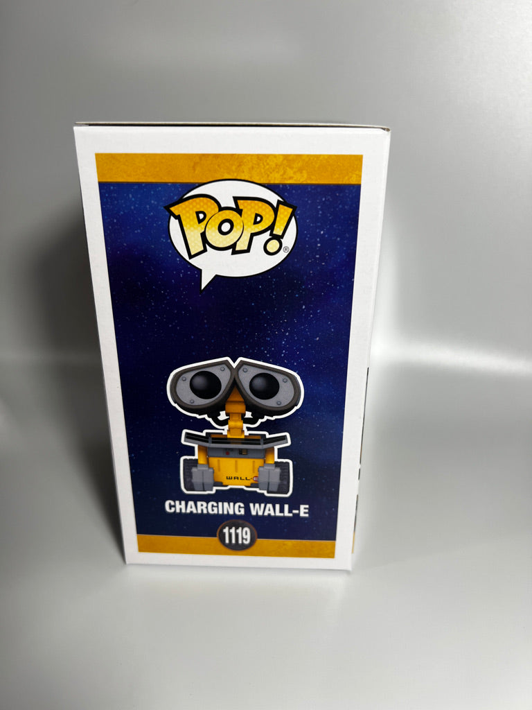 Funko Pop! Disney - Wall E - Charging Wall E  (Funko Specialty Series)