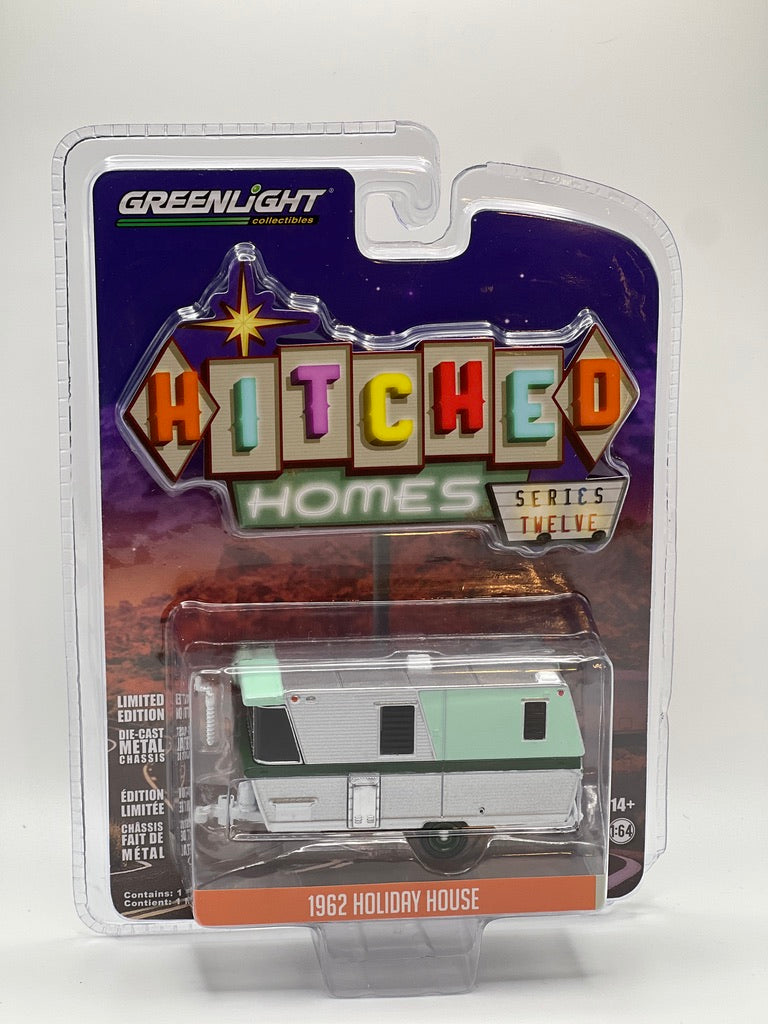 Greenlight Hitched Homes - 1961 Airstream 16' Bambi avec forêt murale