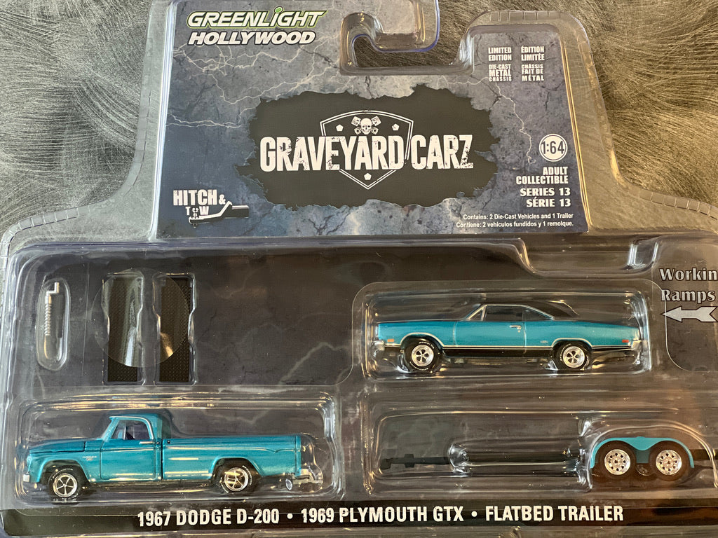 Greenlight Racing Hitch &amp; Tow 2021 Chevy Silverado et 1969 Chevy Camaro RS avec transporteur de voiture fermé TEXACO