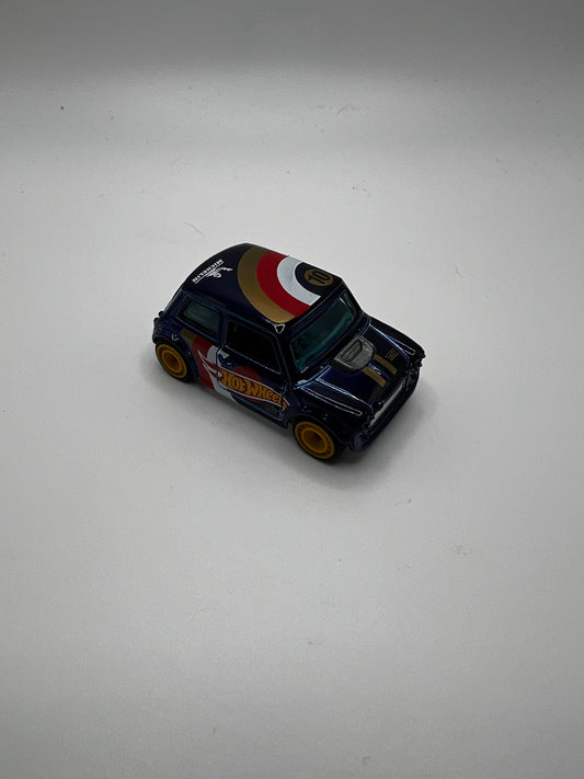 Hot Wheels HW Race Team Super Treasure Hunt Morris Mini (loose)