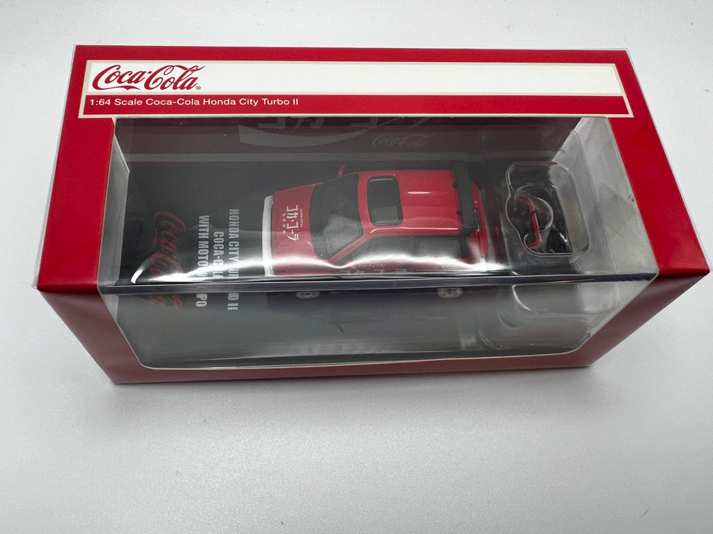Inno - Honda City Turbo II RHD (volant à droite) "Coca-Cola" rouge et blanc avec scooter Honda Motocompo