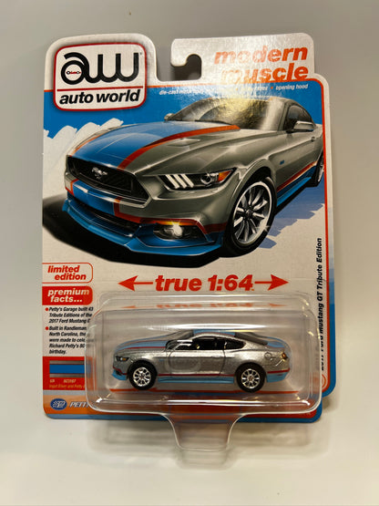 Auto World Modern Muscle - 2016 Ford Mustang GT King Premier Edition (Ingot Silver/Petty Blue)