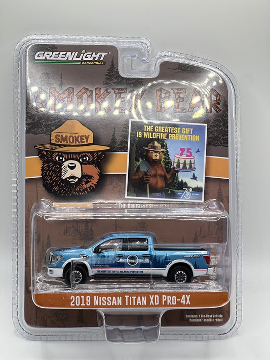 Greenlight Smokey Bear Series 4 - 2019 Nissan Titan XD Pro-4X