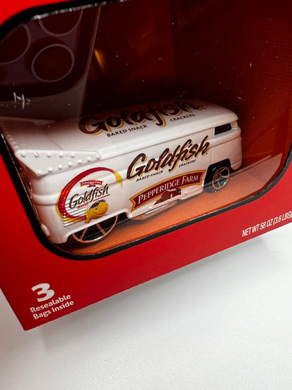 Underground Designs - Customized Goldfish Volkswagen Drag Bus & Box
