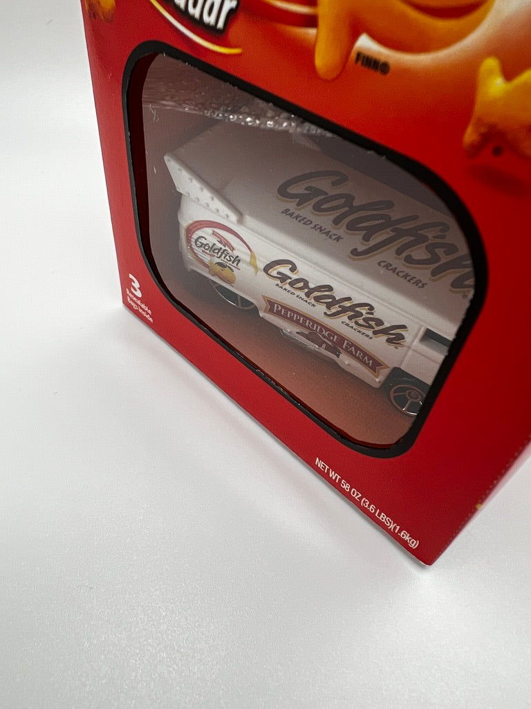 Underground Designs - Customized Goldfish Volkswagen Drag Bus & Box