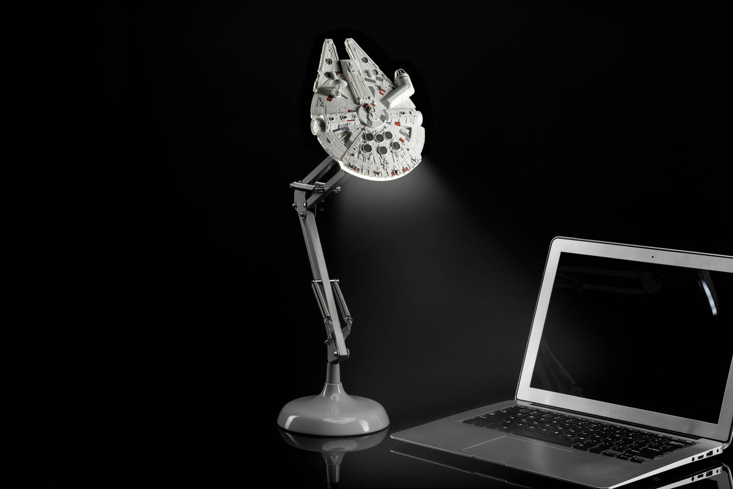 Paladone - Lampe de bureau mobile Millennium Falcon
