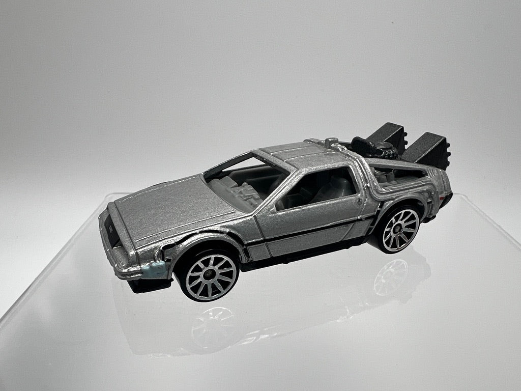 Hot Wheels 2011 HW Premiere - Back to the Future Time Machine (error)