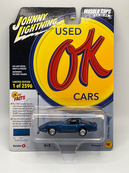 Johnny Lightning Muscle Cars USA - 1982 Chevy Corvette (bright blue poly)