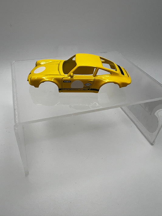 Hot Wheels 2022 Racing Circuit '71 Porsche 911 (Body only)
