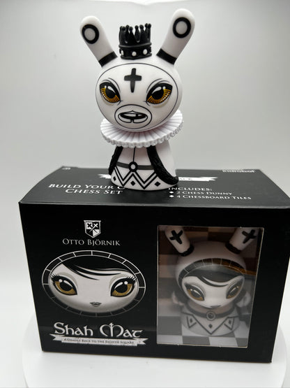 Kidrobot Shah Mat Dunny Chess series by Otto Bjornik