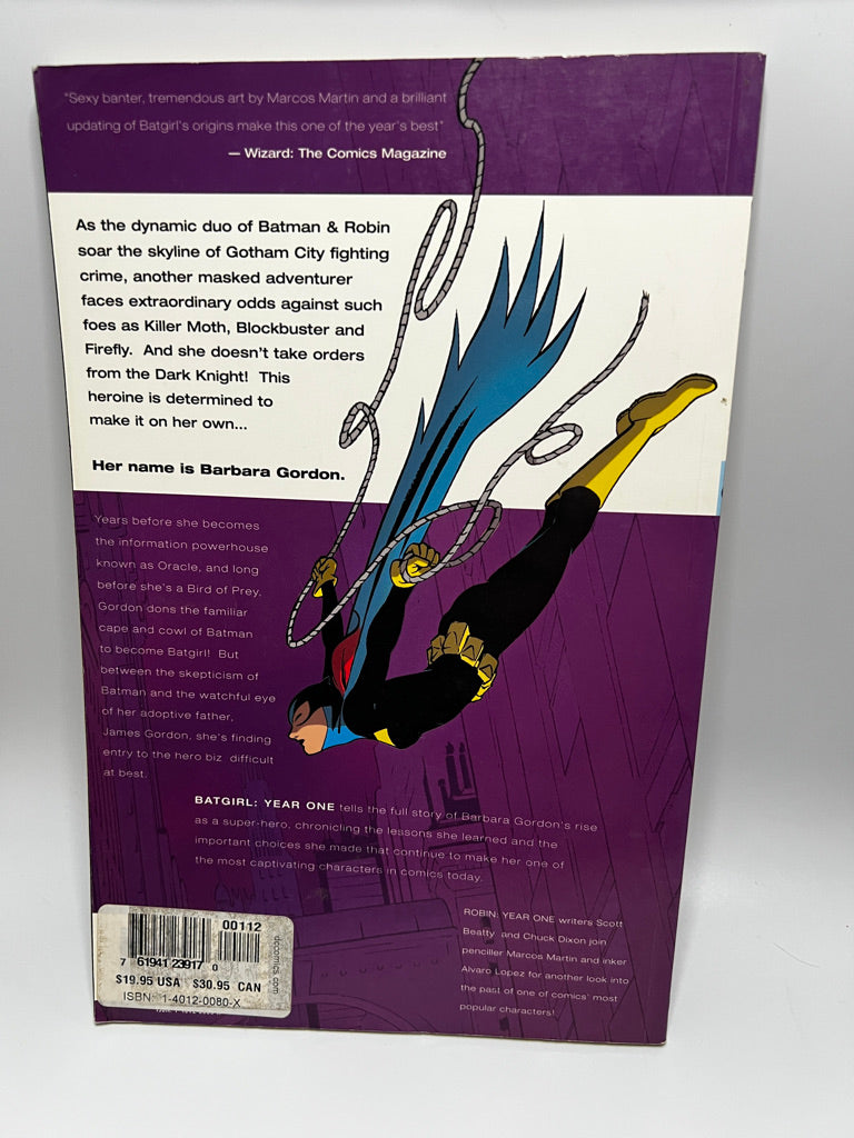 Batgirl: Year One - Paperback