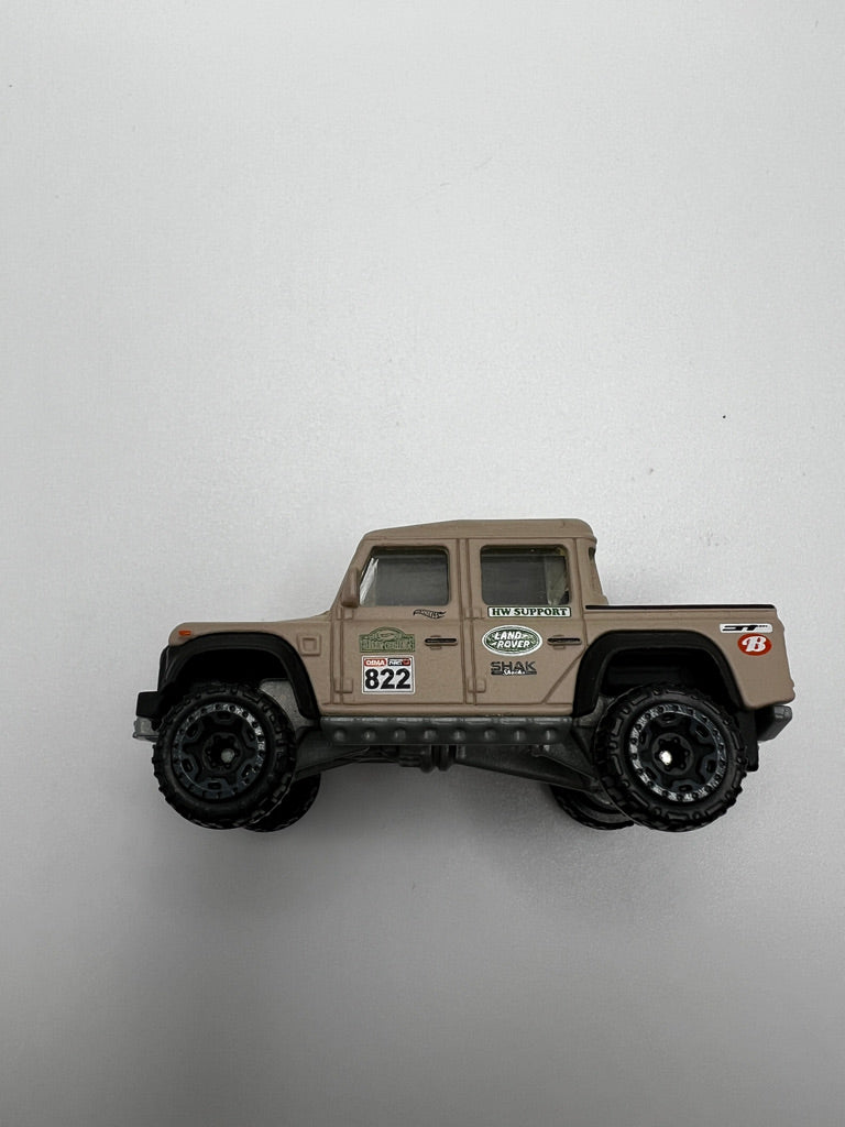 Hot Wheels '15 Land Rover Defender Double Cab FEP