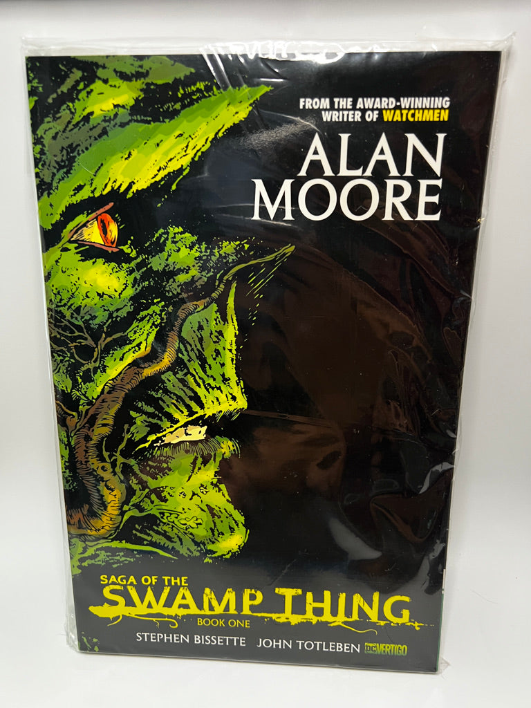 Saga of the Swamp Thing (Book One) Alan Moore - Paperback