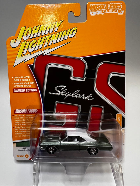 Johnny Lightning Muscle Cars USA – 1970 Chevy Chevelle SS 454 (Black Cherry) – 2022 version 1A