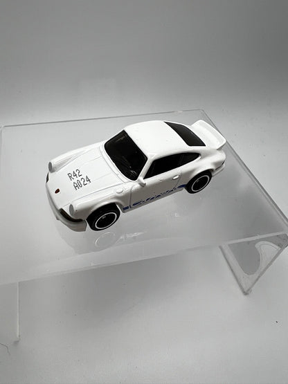 Hot Wheels 2023 Retro Racers - Porsche 911 Carrera RS 2.7 (FEP Unspun)